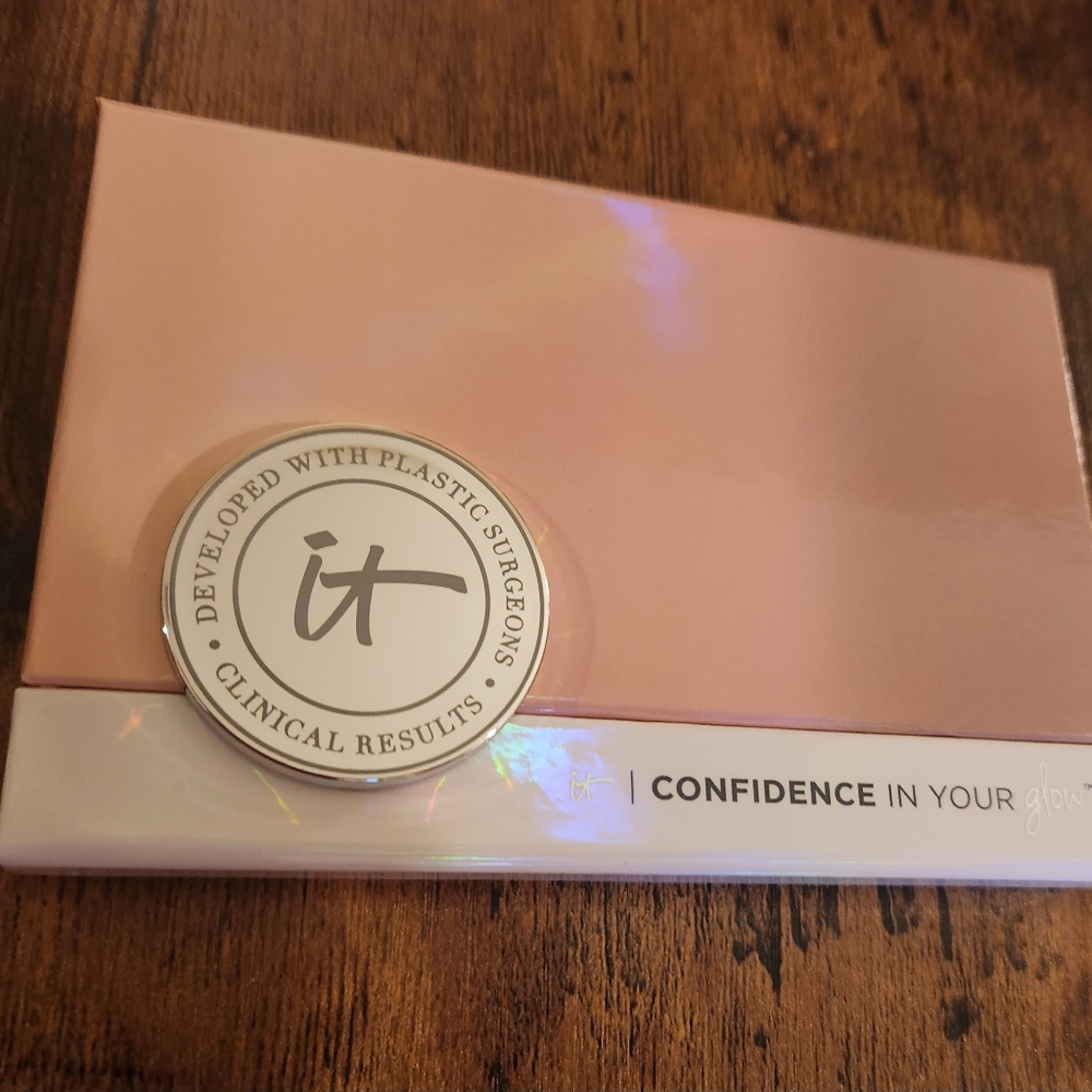 It cosmetics confidence in your glow